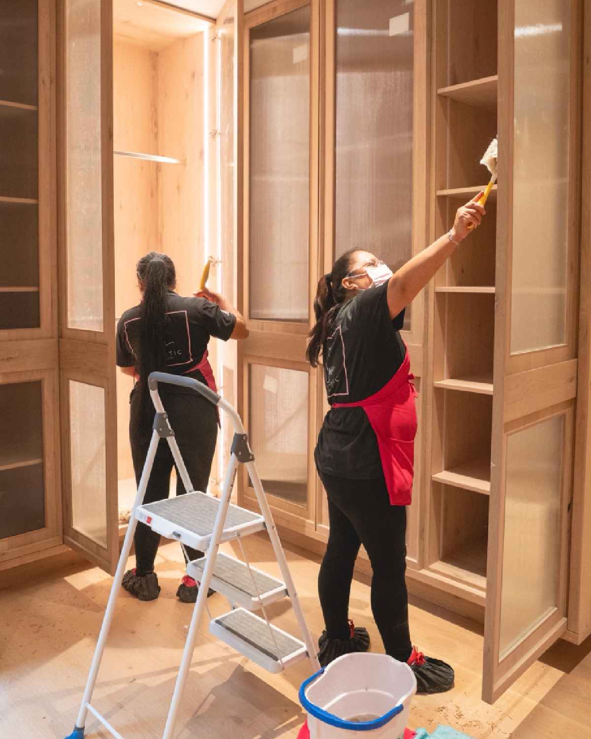 Award-winning private and estate house cleaning services in Los Angeles. Trusted by 5,000+ clients for luxury, excellent, & professional home cleaning services.