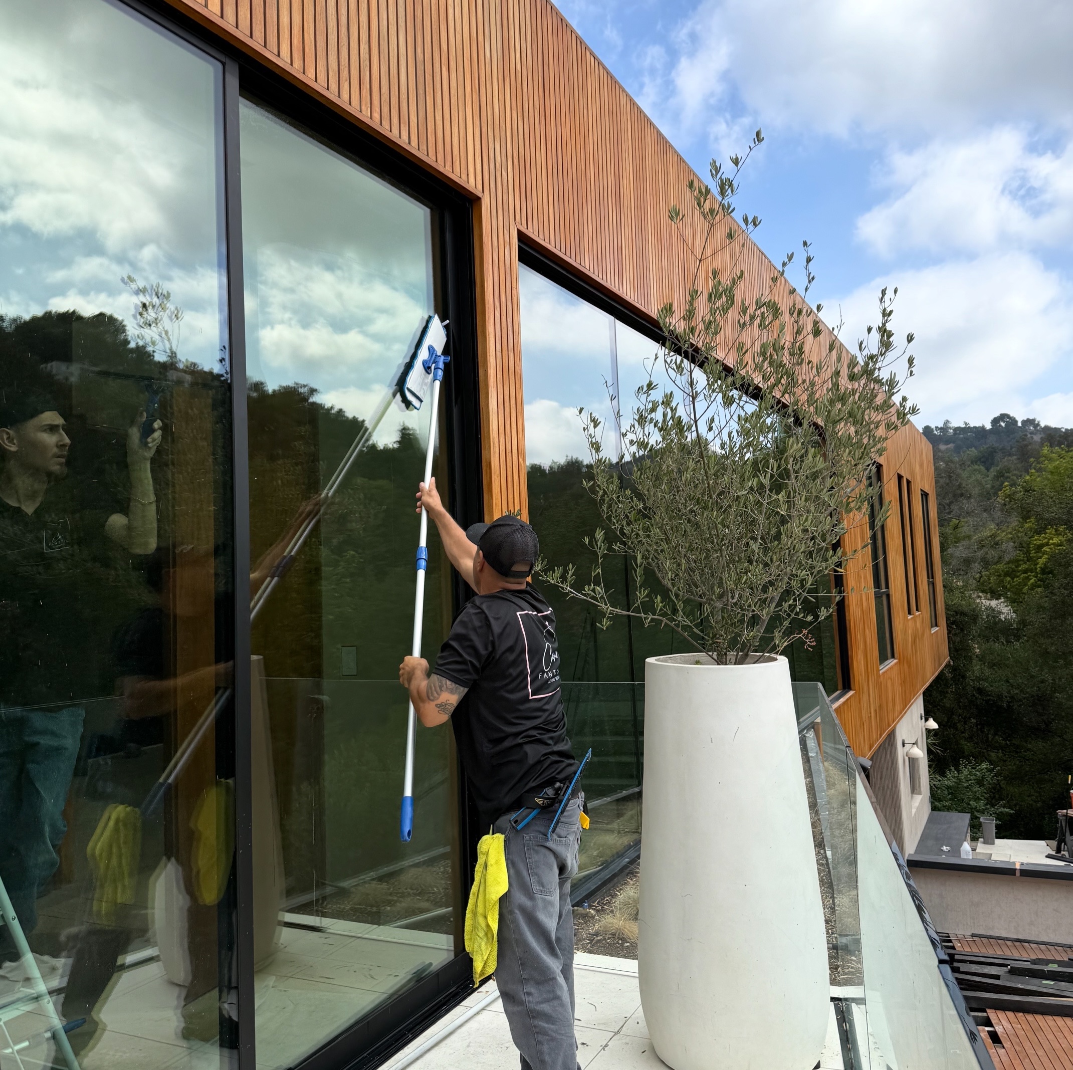 Can a Window Cleaning Service Remove Hard Water Stains?