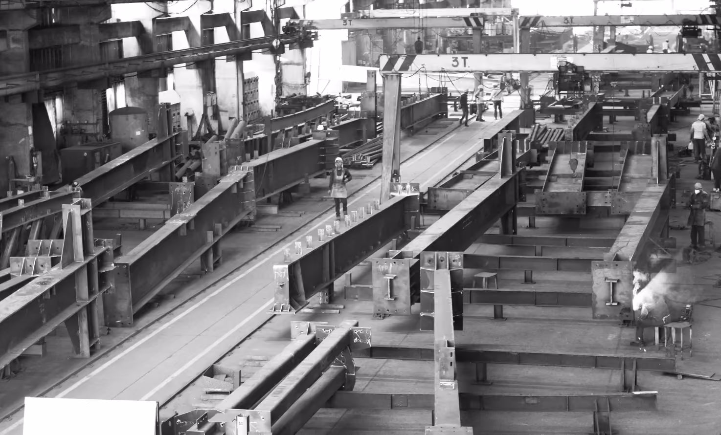 Black and white construction at self supported roof site 1981