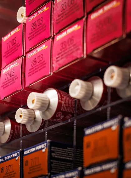 Glow Stories Salon Döhren - Professionelle Haarfarbe und Styling.