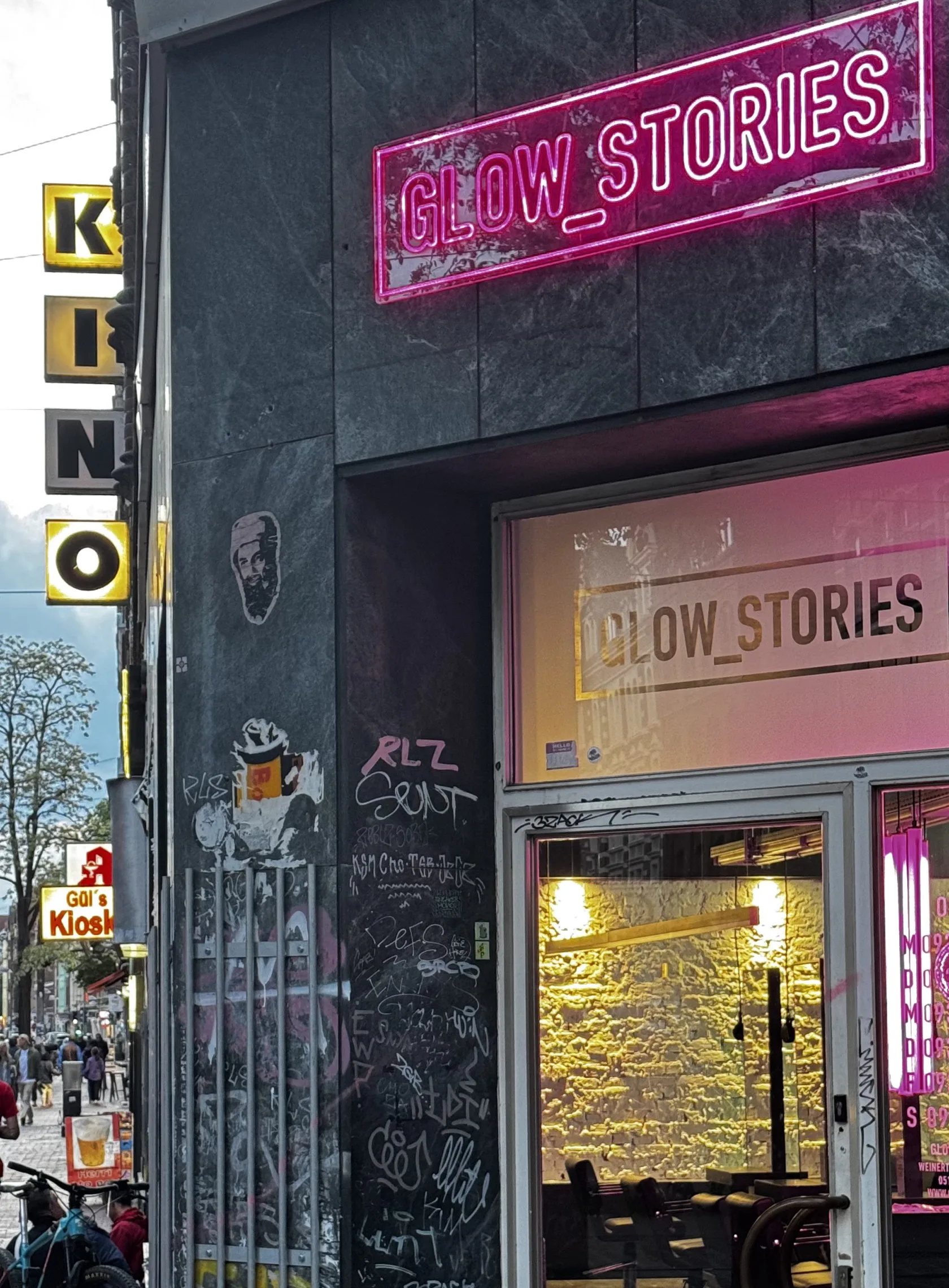Karriere bei Glow Stories - Professionelle Haarschnitte und Styling.