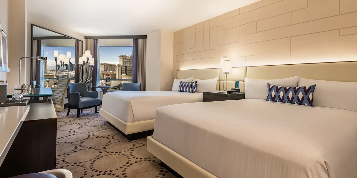 Valley Deluxe Room Two Queens Pool View | Harrah's Las Vegas