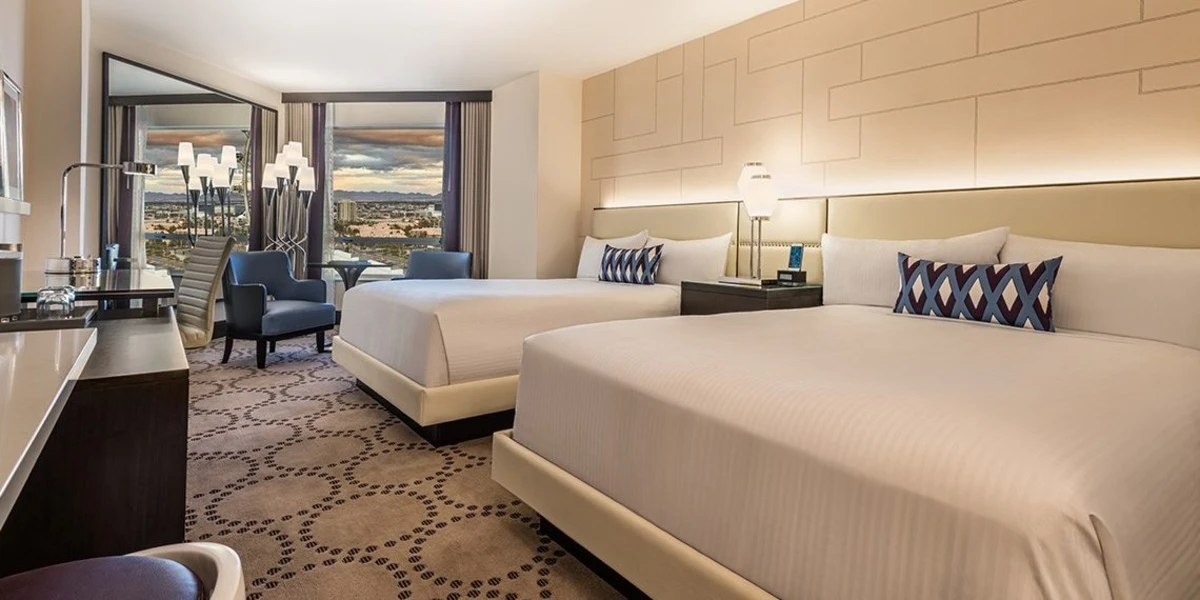 Valley Deluxe Room Two Queens City View | Harrah's Las Vegas