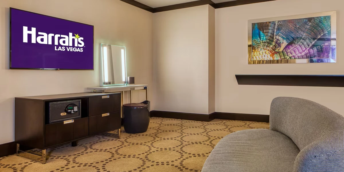 Valley Studio Room King | Harrah's Las Vegas