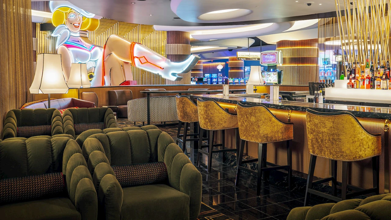 Vegas Vickie's | Circa Resort and Casino Las Vegas