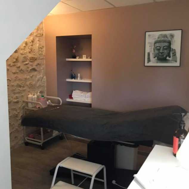 Institut de beauté | 45 m² cosy | Grande vitrine + parking