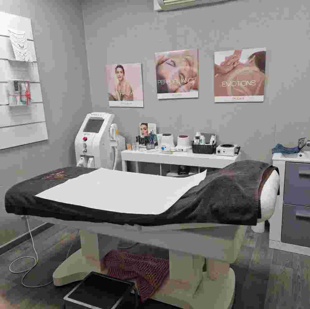 Espace bien-être | 1 cabine + onglerie + épilation | Loiret