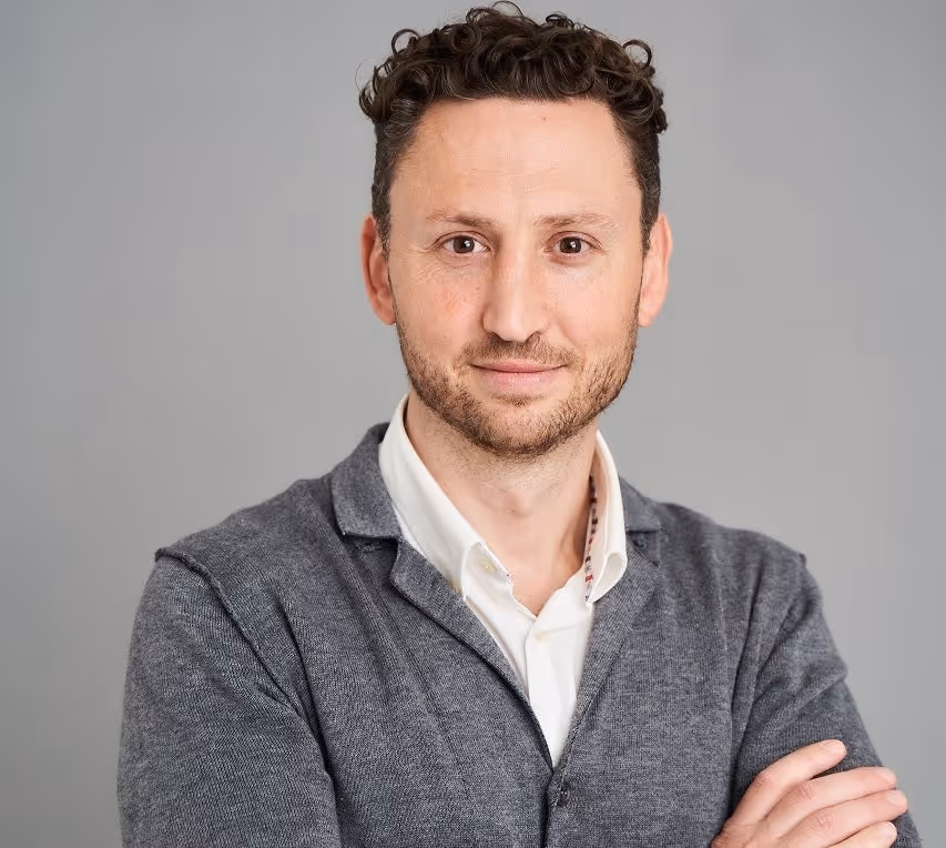 Portrait von Alex Ostrovski