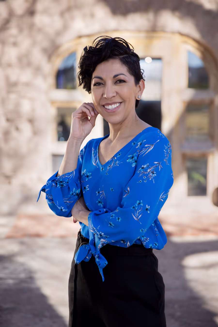 The hero image of Berta Samuels, health and life-coach for working moms.