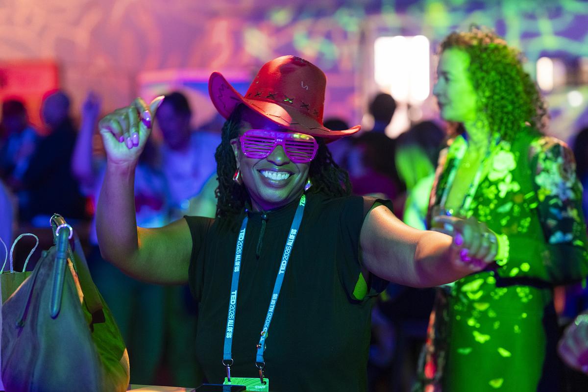 ted2026-lady in a red cowboy hate and sunglasses dancing-parties and receptions