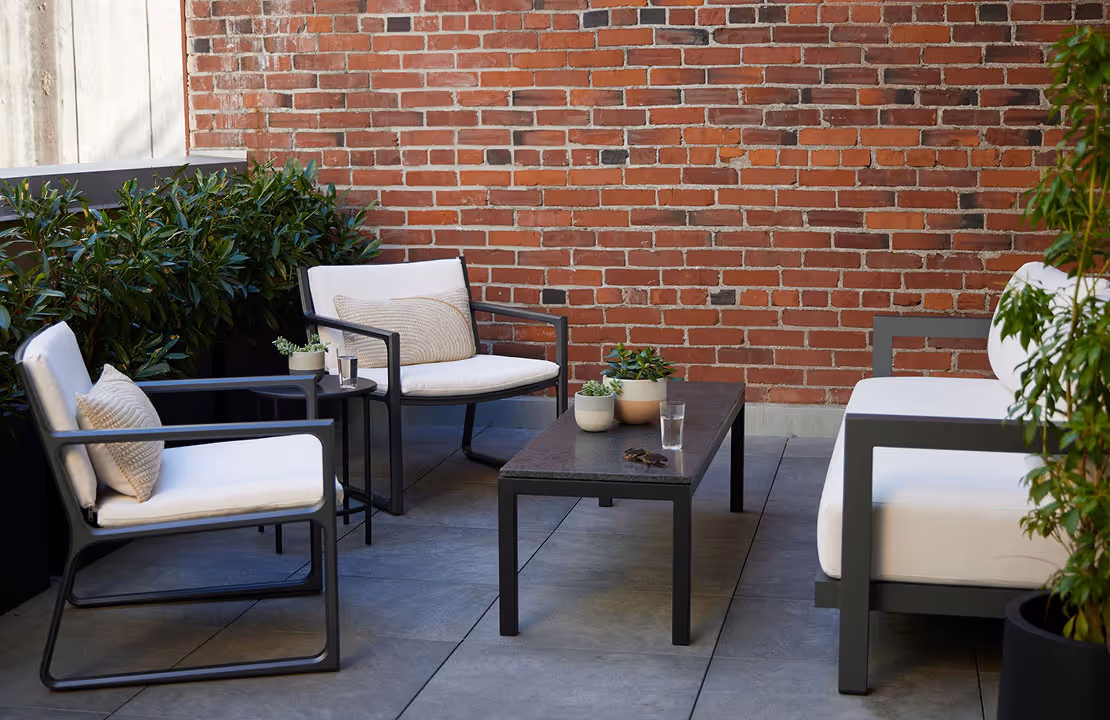 Outdoor seating patio of Owyhee Suite