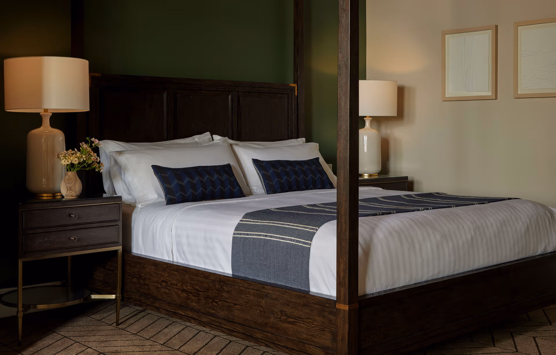Bed in Grande Ronde Suite