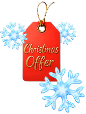 Rotes Anhängeschild mit goldener Schnur und dem Text Weihnachtsangebot, umgeben von drei blauen Schneeflocken.