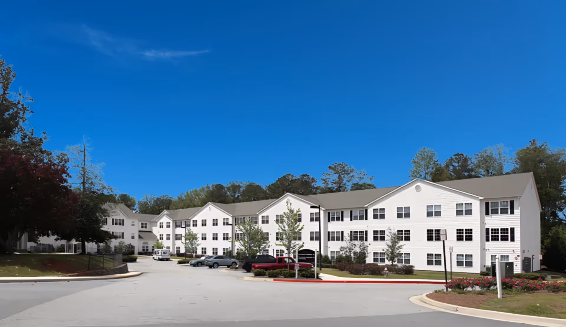 Ample Parking Space in Apex, Marietta GA