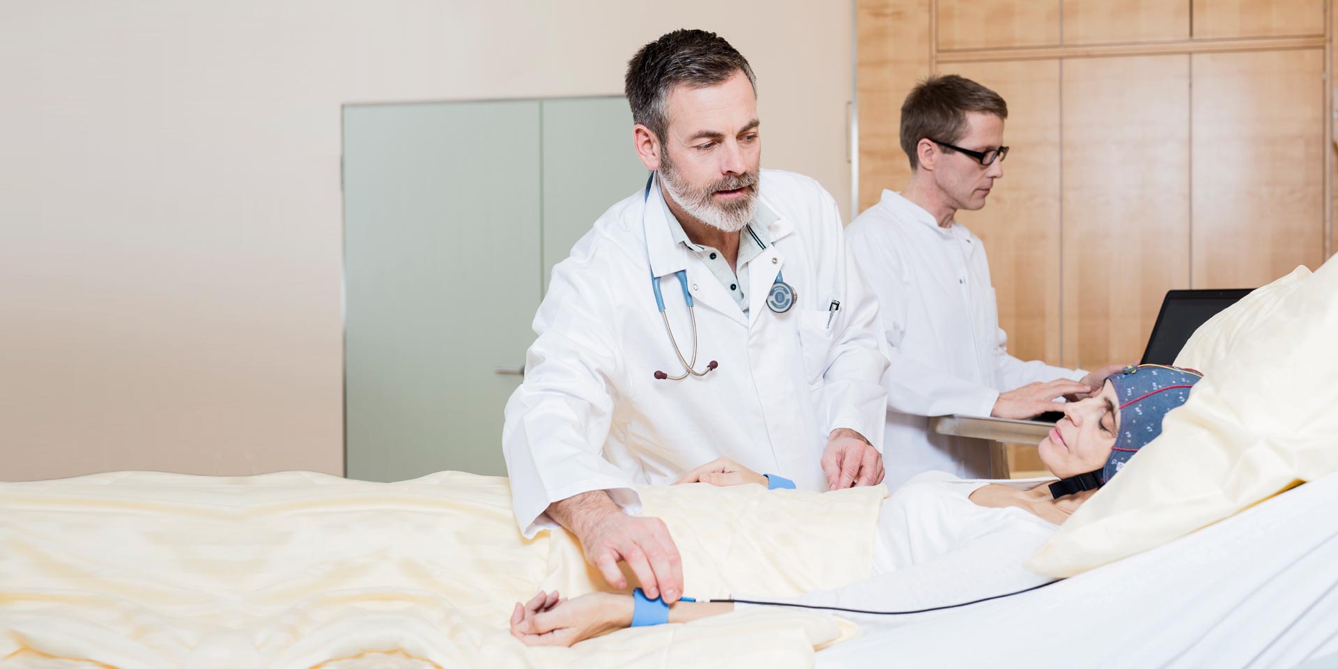 wsi imageoptim mindbeagle slide bedside01