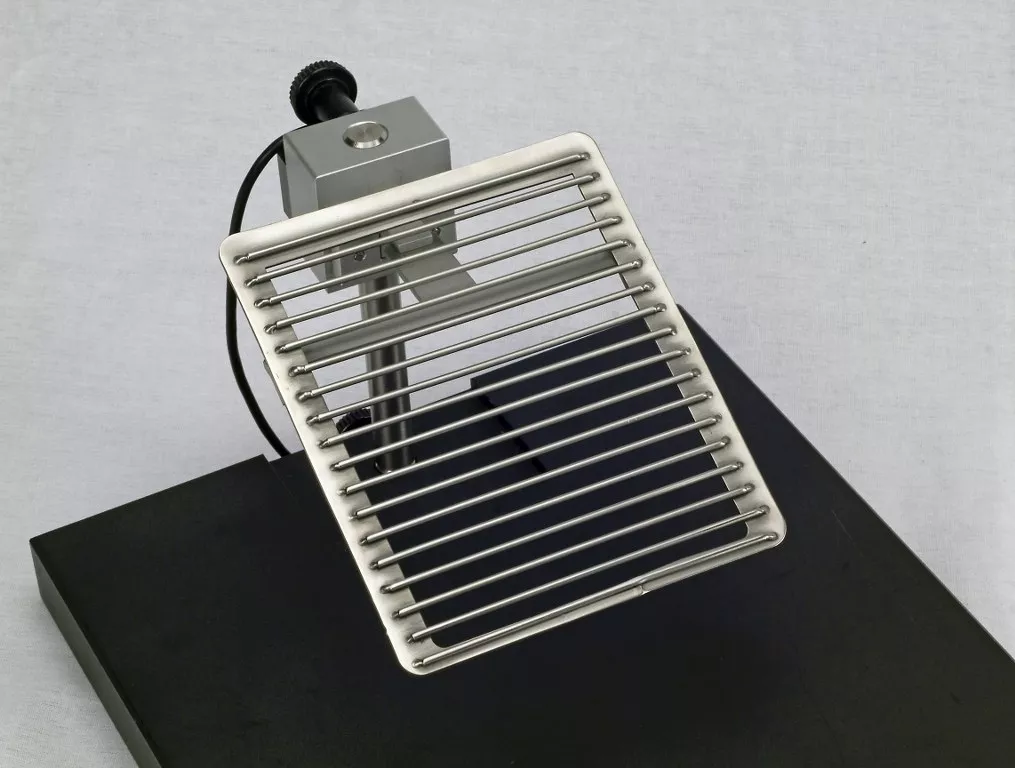 grip new metal grid close up 001 1015x768