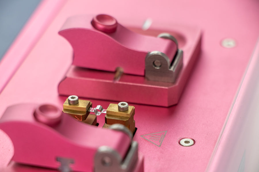 PUL-1000 platinum/iridium box filament detail