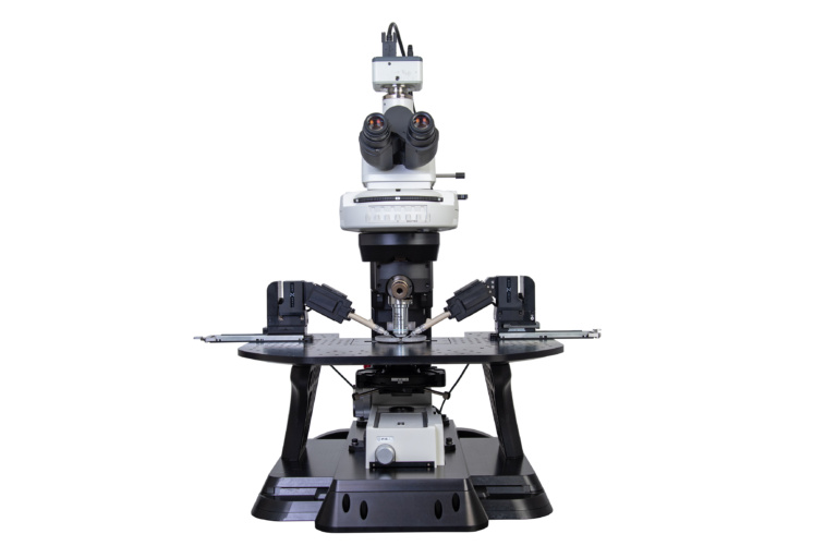 Sensapex uM workstation in laboratory setup