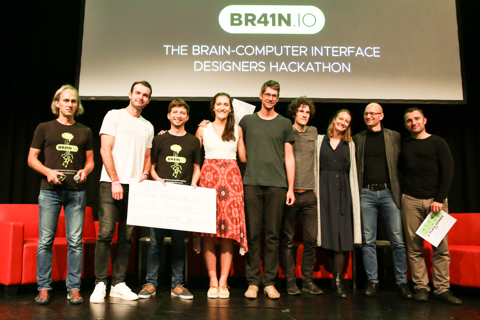 Students working with Unicorn EEG headsets at a BR41N.IO hackathon