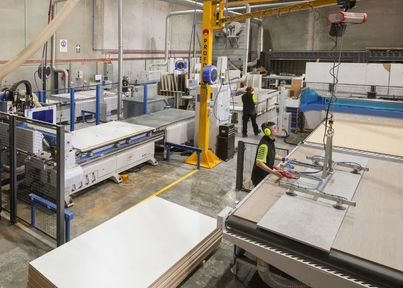 Cabinet making machine CNC lifter