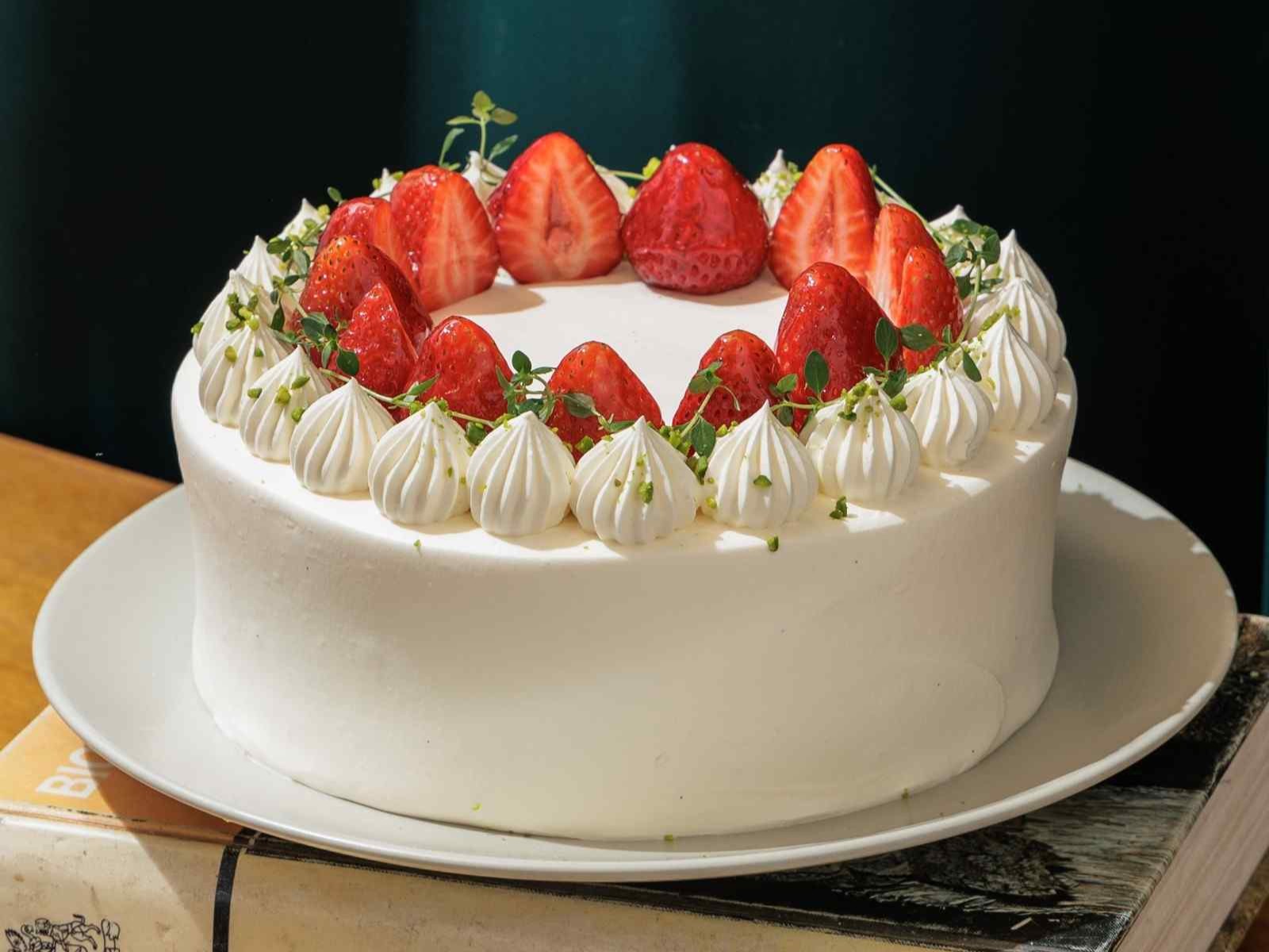 A picture of a strawberry cake