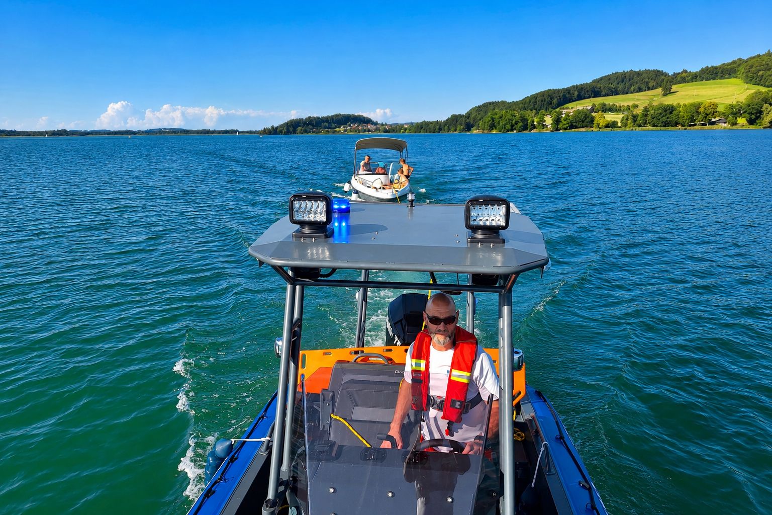 Aquaspirit S585 Pro rescue boat on the water, Wasserrettung Obertrum