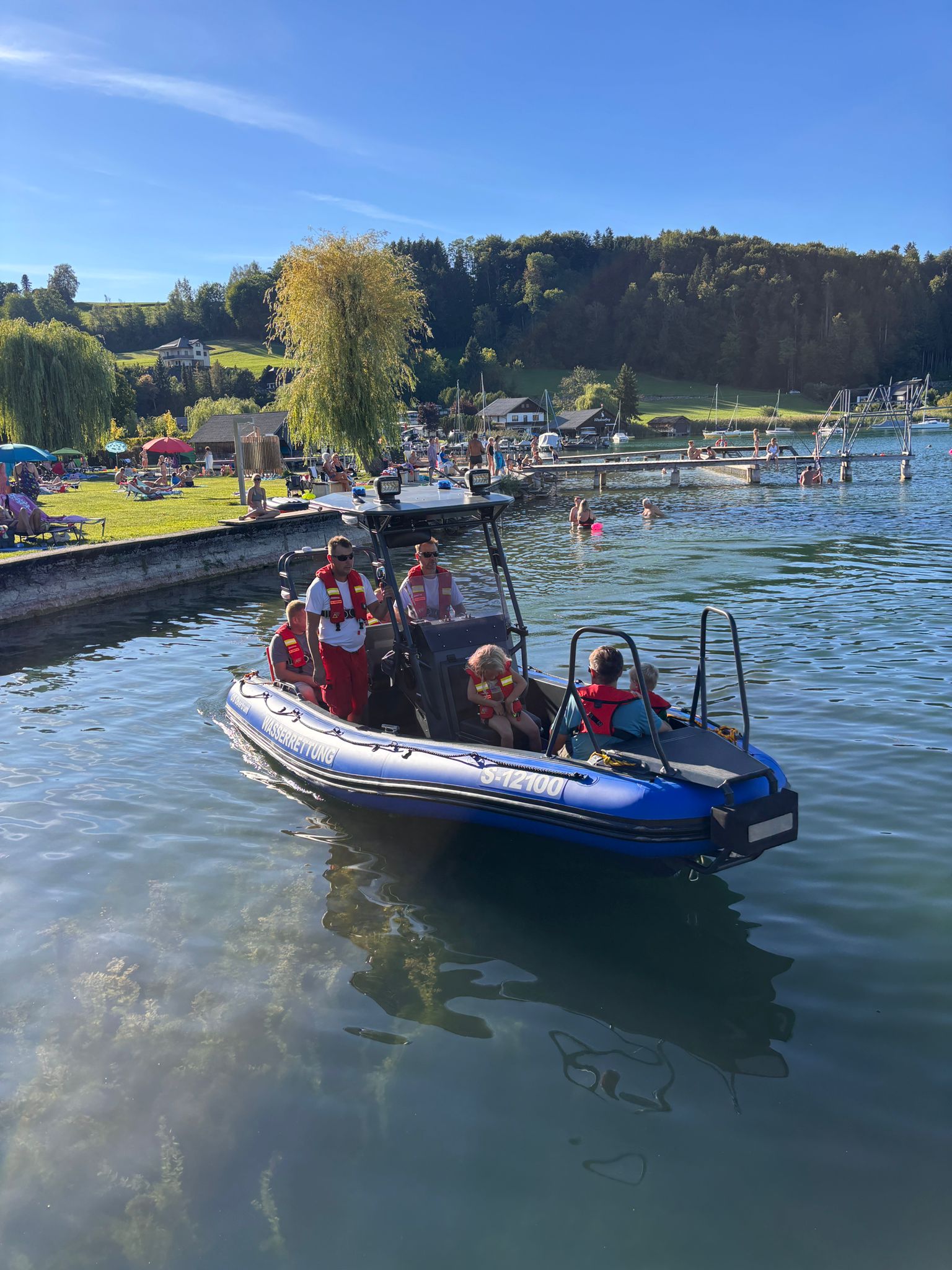 Aquaspirit S585 Pro rescue boat under way on the Obertrumer See
