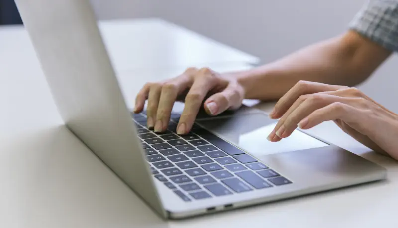 Création d'un site internet professionnel pour une entreprise en Valais — étapes, pièges à éviter et coûts réels en 2026 | Agence 1872