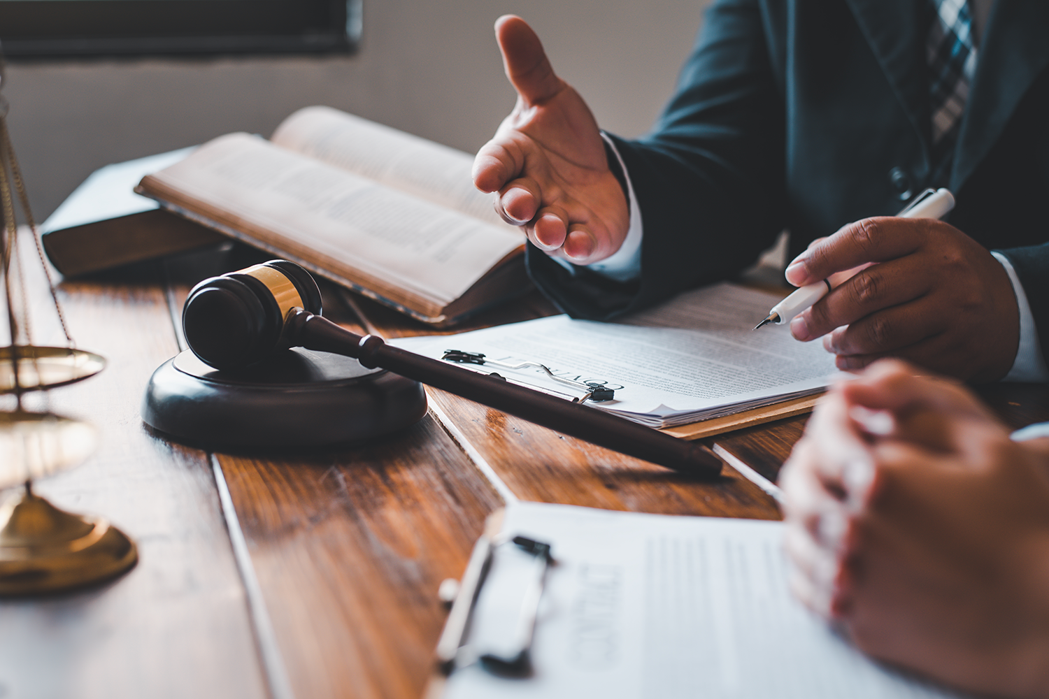 Divorce Lawyer Payment Plans: 11 Reasons to Offer Them