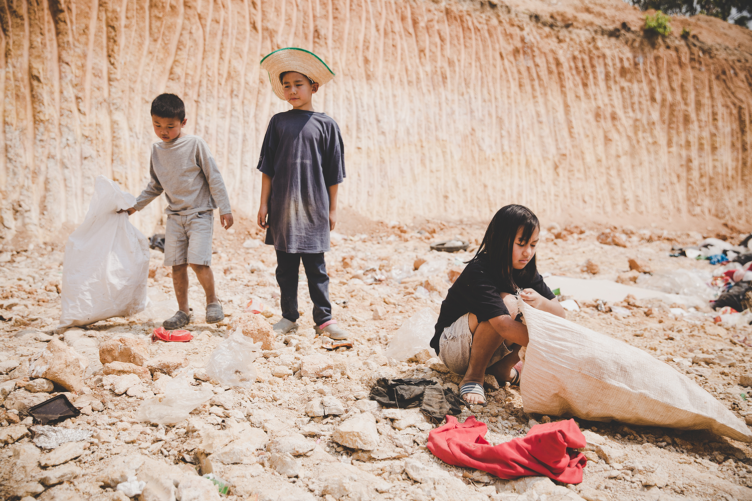 50+ Horrific Labor Trafficking Statistics and Examples