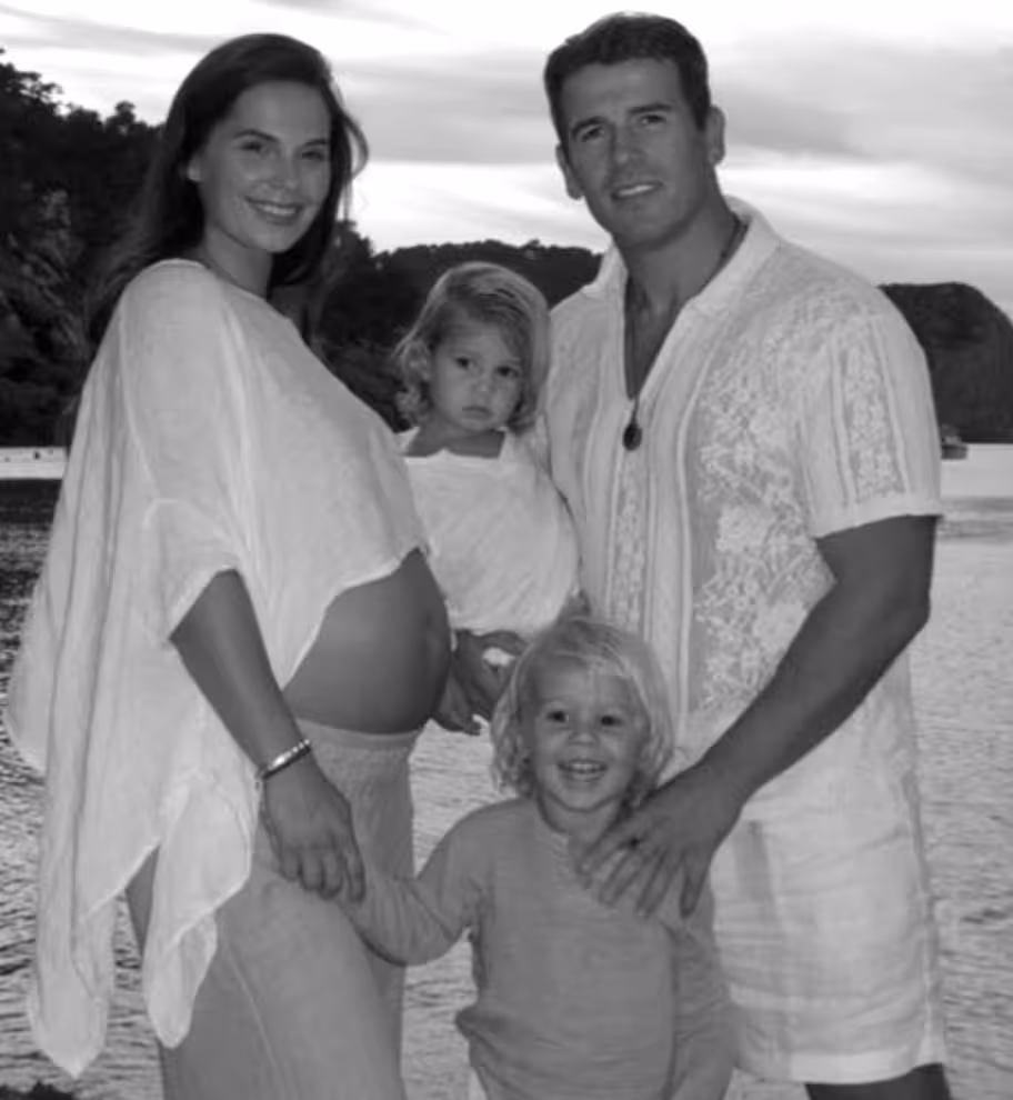 Review avatar picture of male person