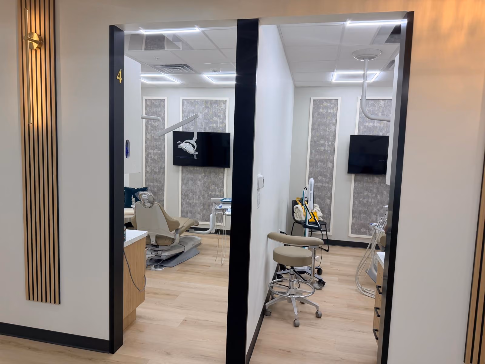 Modern walk-in dental clinic in Atascocita offering emergency dental services.