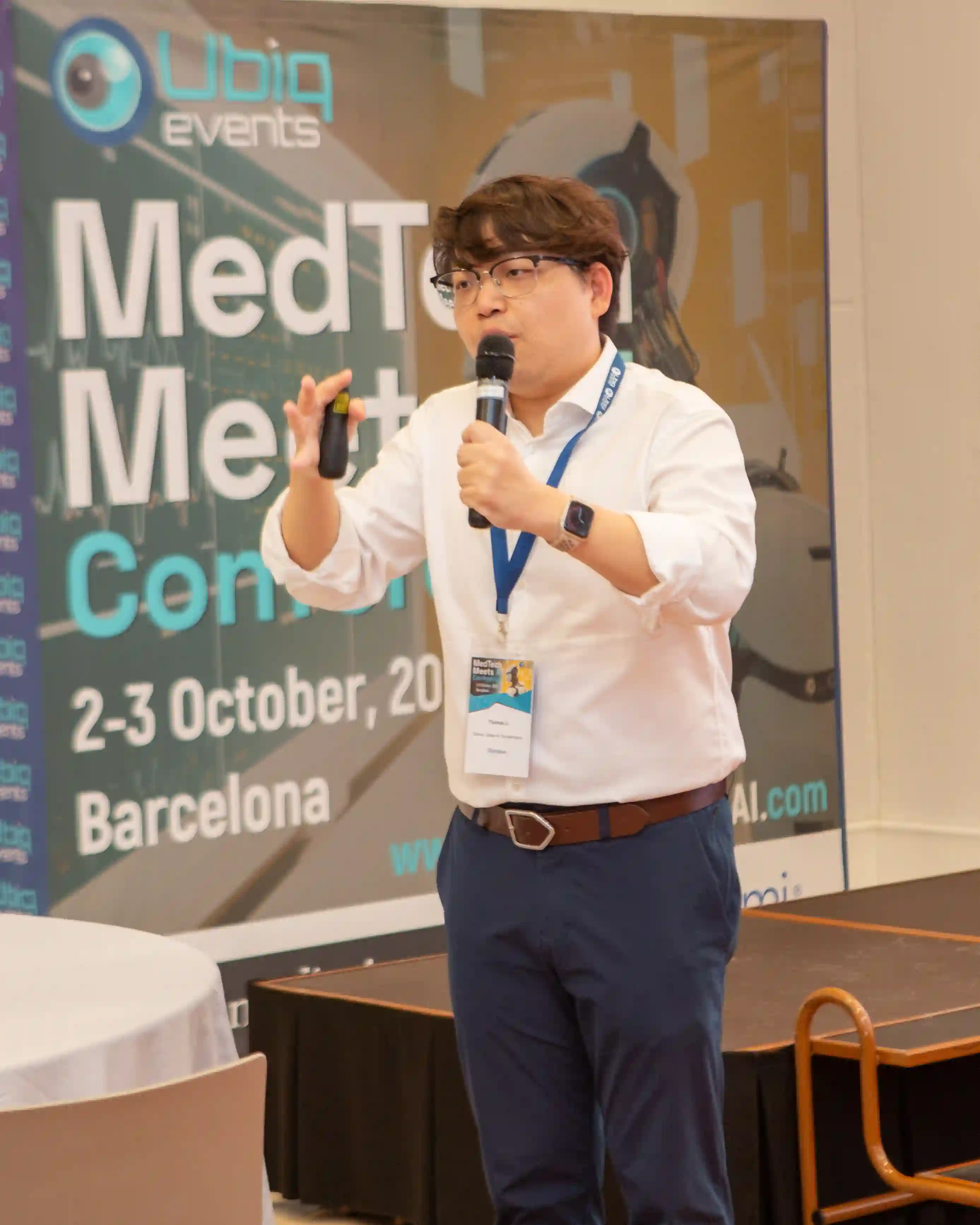 Photo of Beatriz Roson at the Pharma Meets AI conference