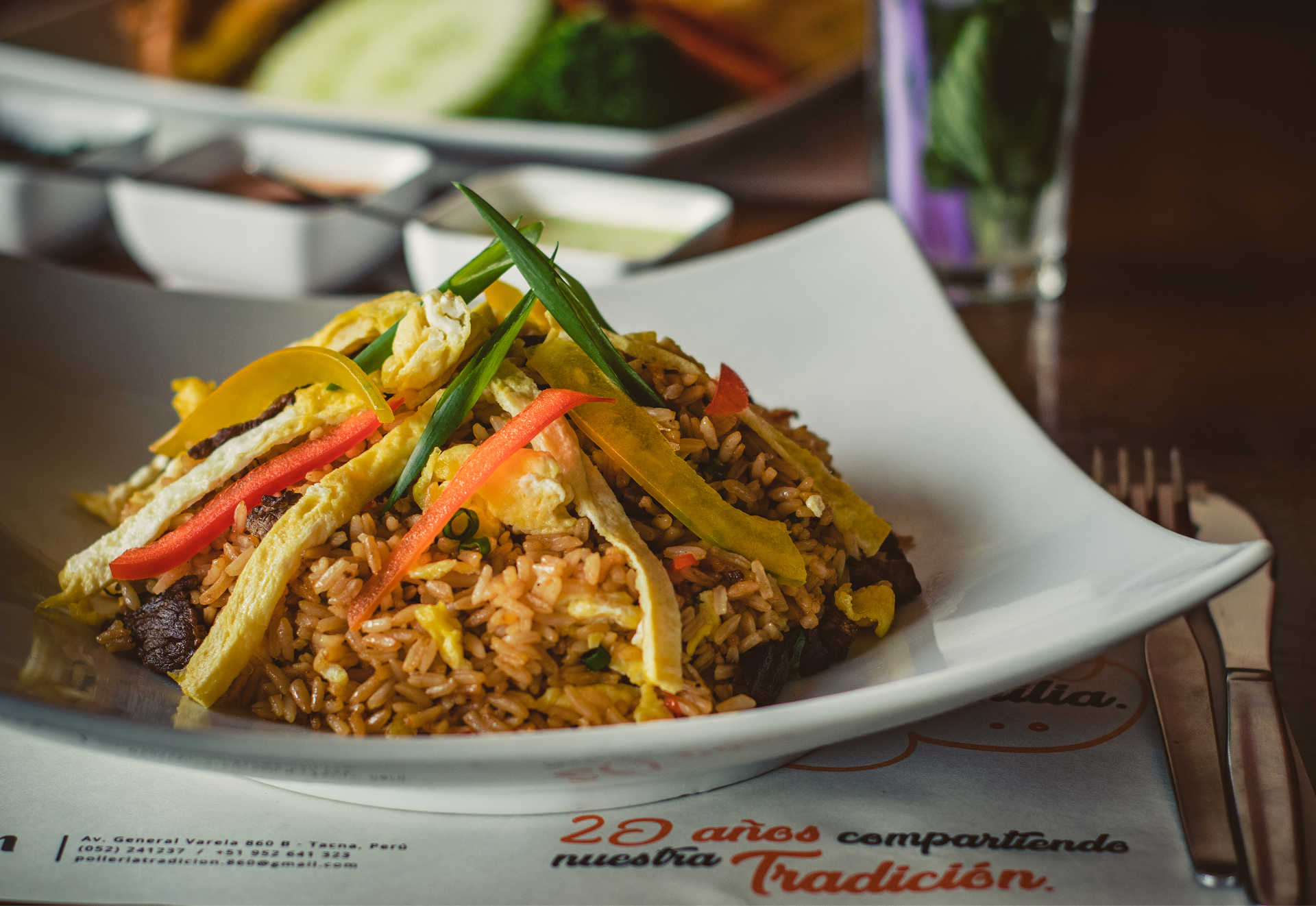 Un plato de arroz chaufa al estilo del restaurante Tradición.
