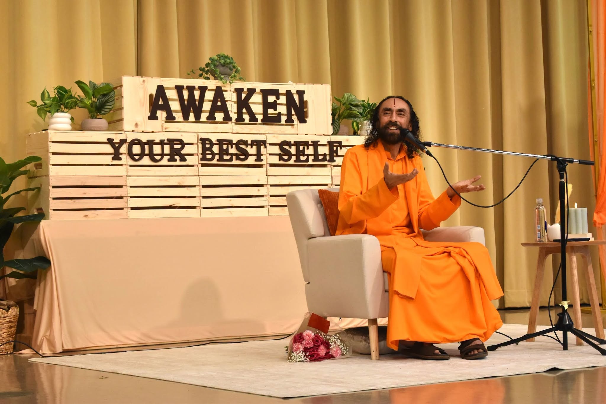 Swami Mukundananda speaking