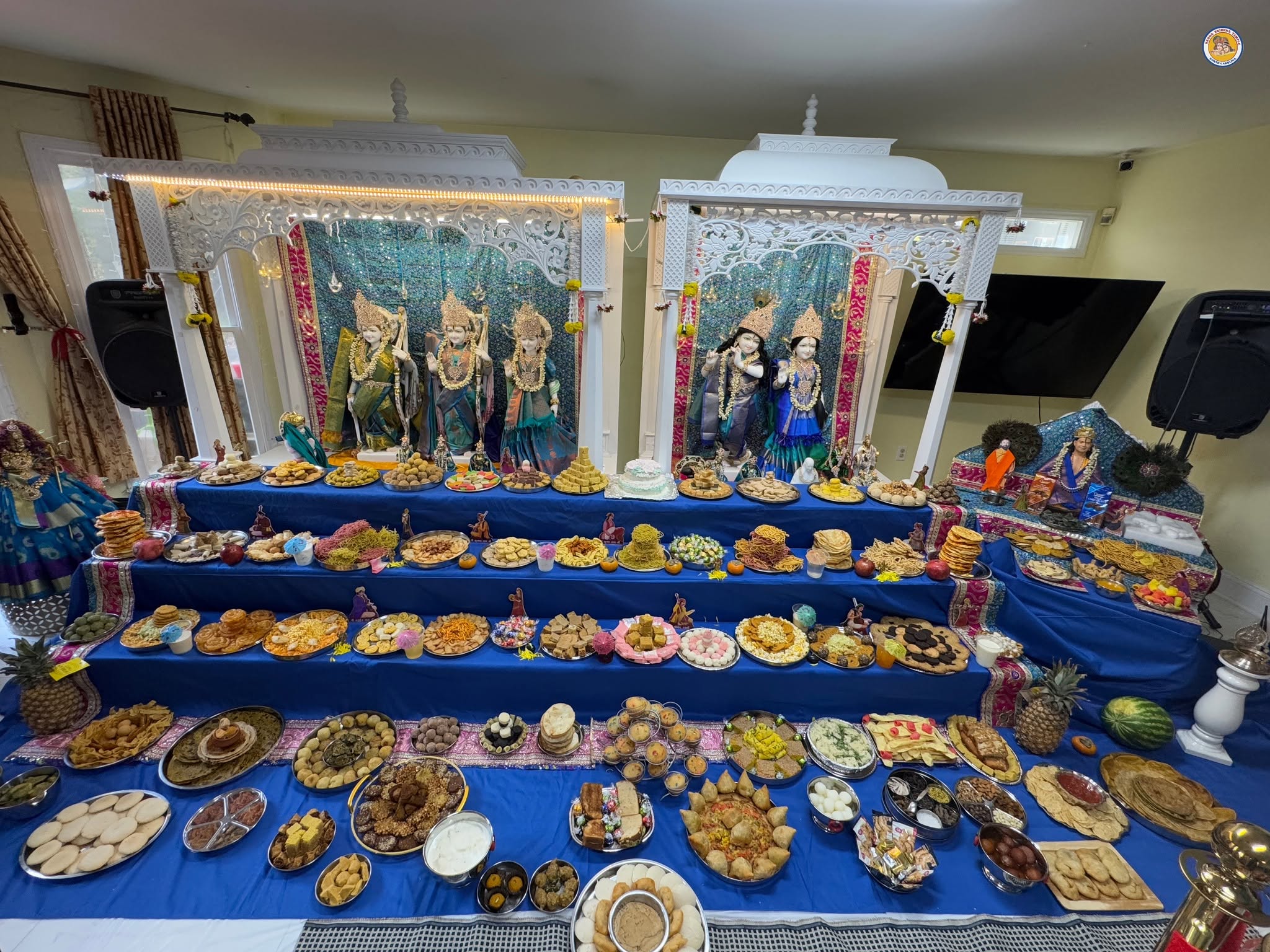 Grand Annakut Darshan offering to Lord Krishna