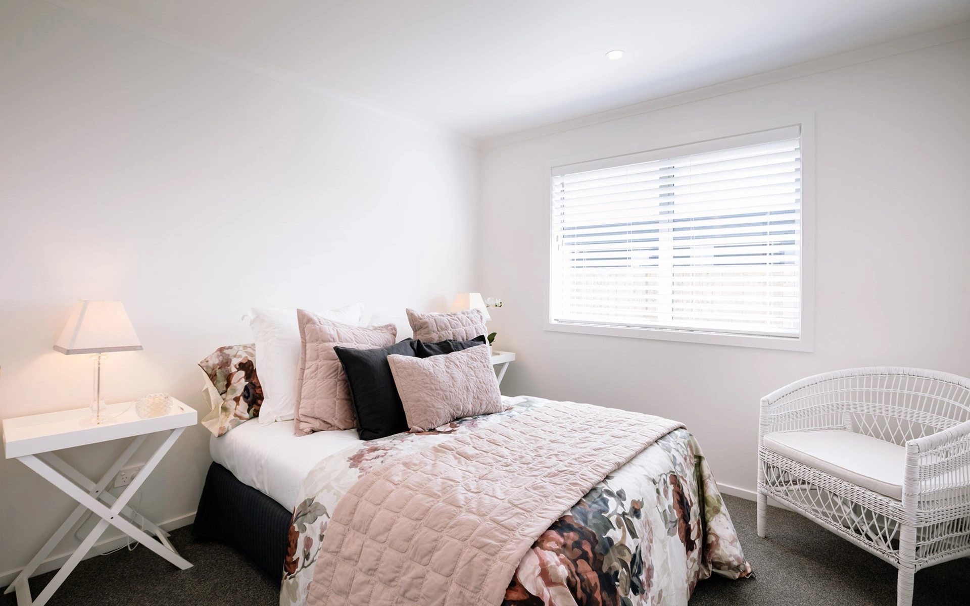 modern guest bedroom design