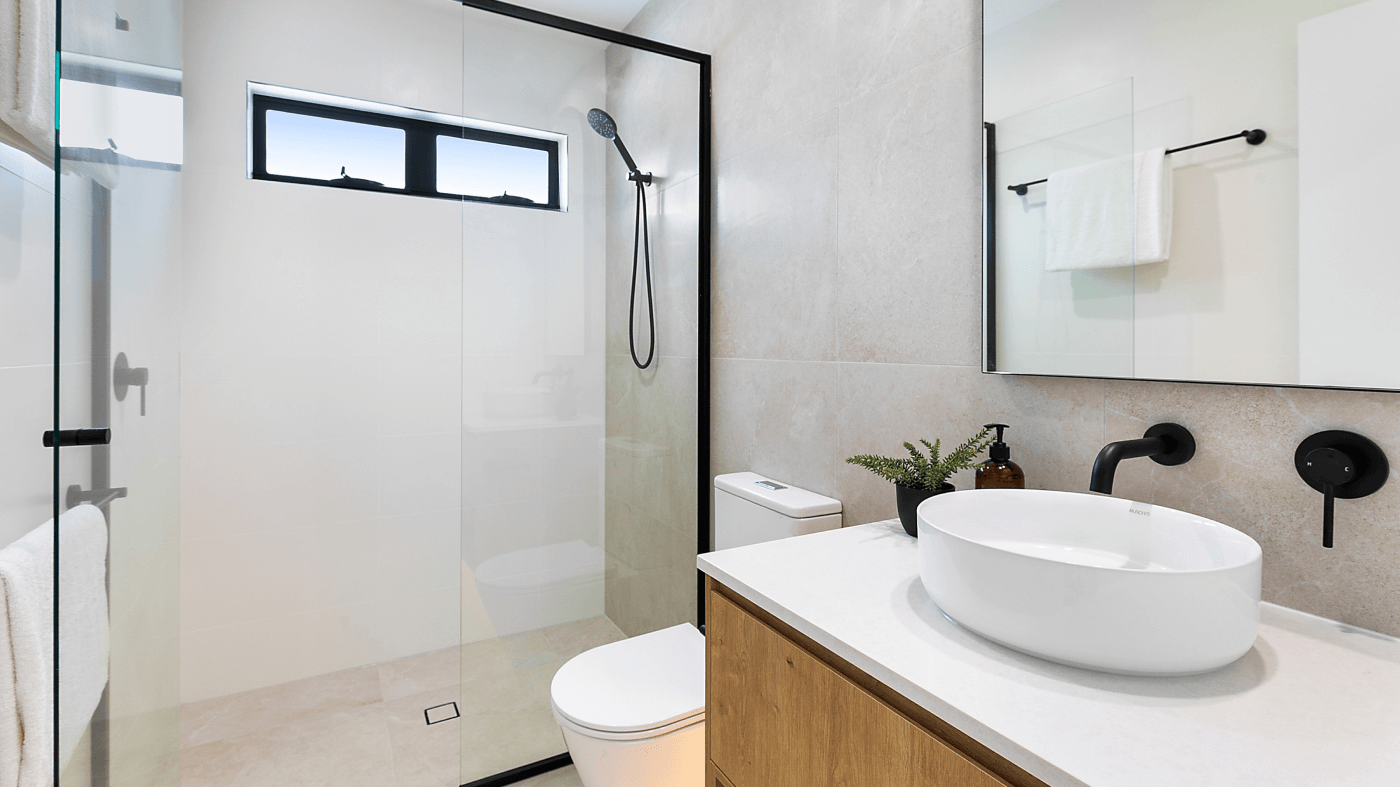 Beautifully built bathroom in Carina