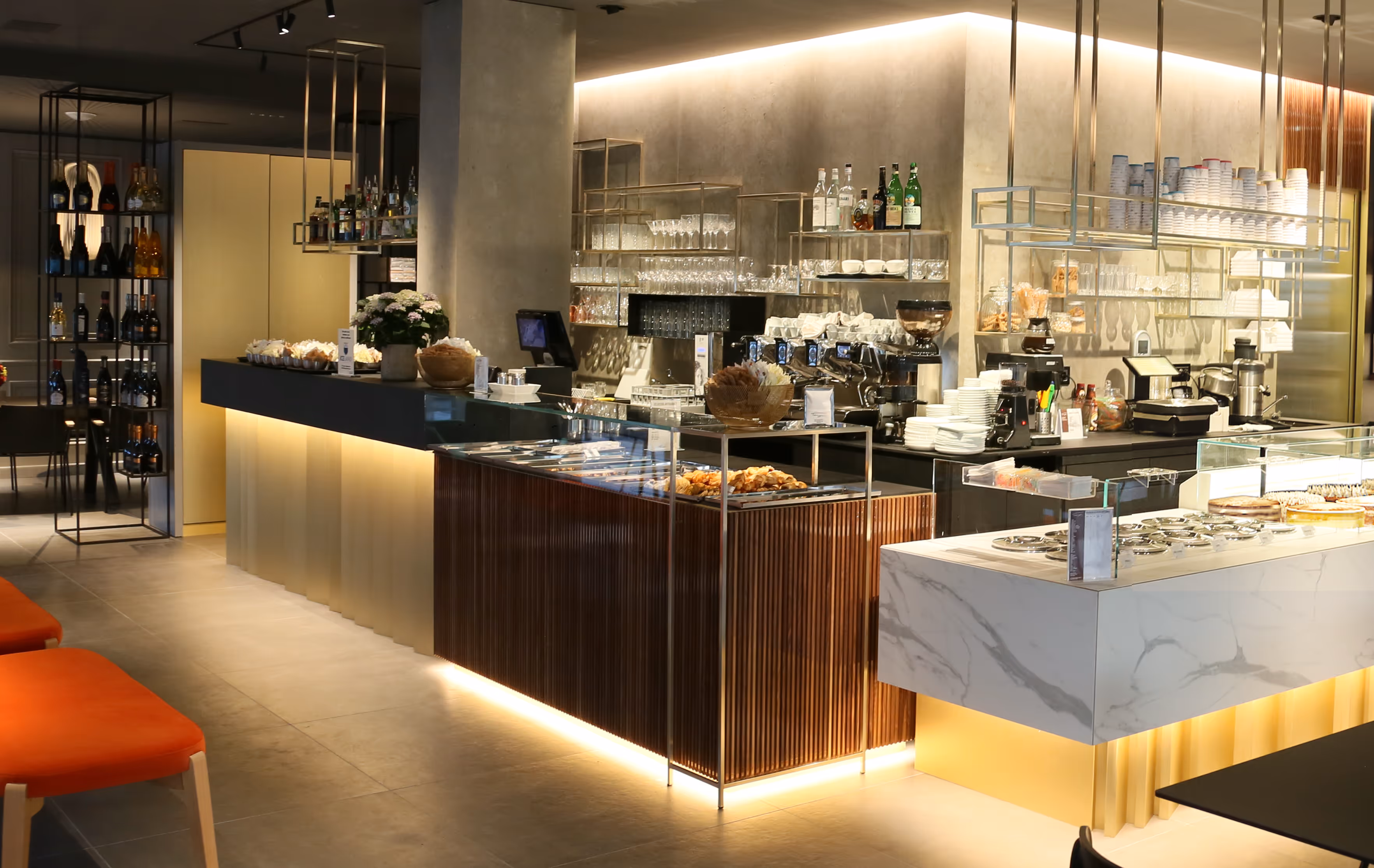 Tomasoni Bakery design italiano per pasticceria arredo su misura Bma Italian contract Bergamo