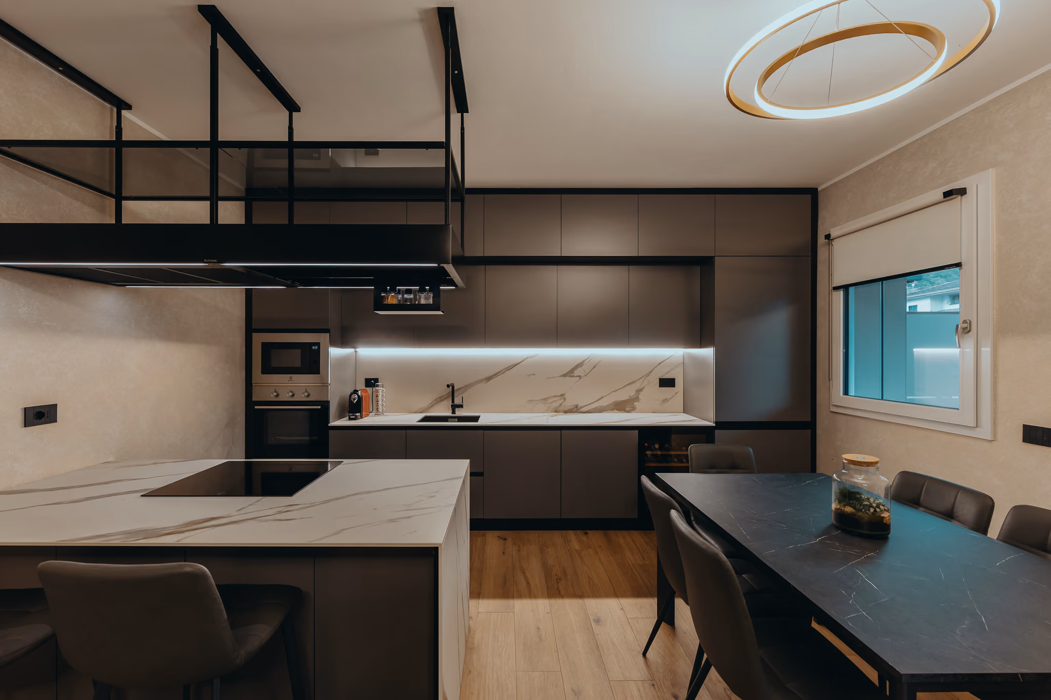 Cucina moderna isola marmo arredi di design Bma italian contract & furniture Bergamo