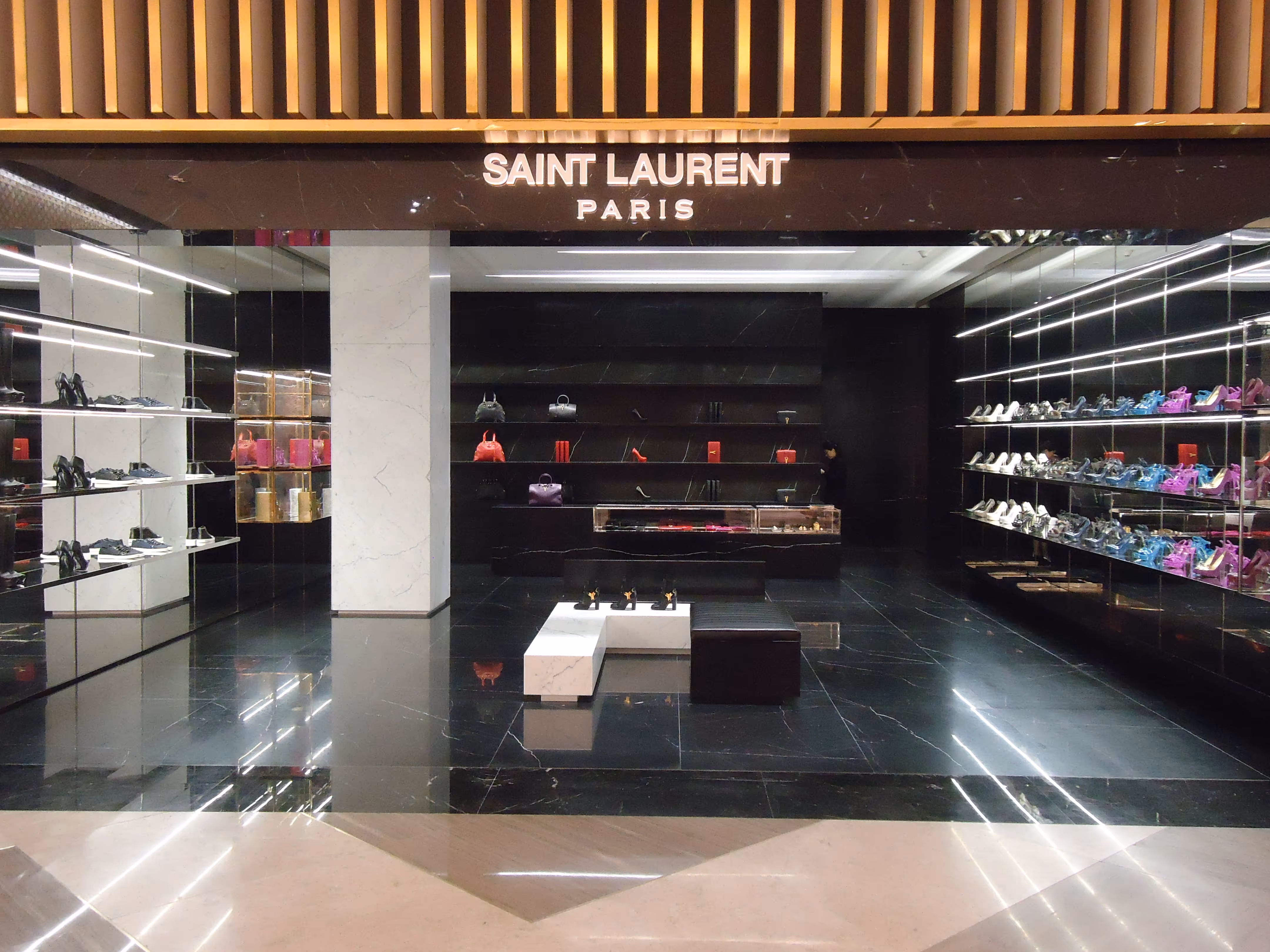 Boutique lusso marmo nero illuminazione LED importante Brand luxuri retail