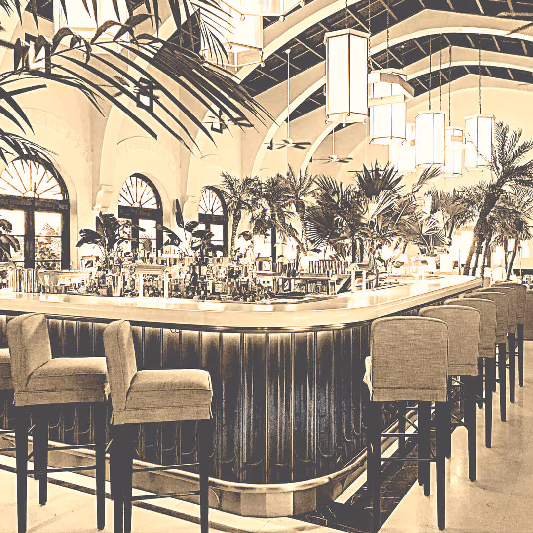 Arredo bar su misura realizzato da BMA a Miami