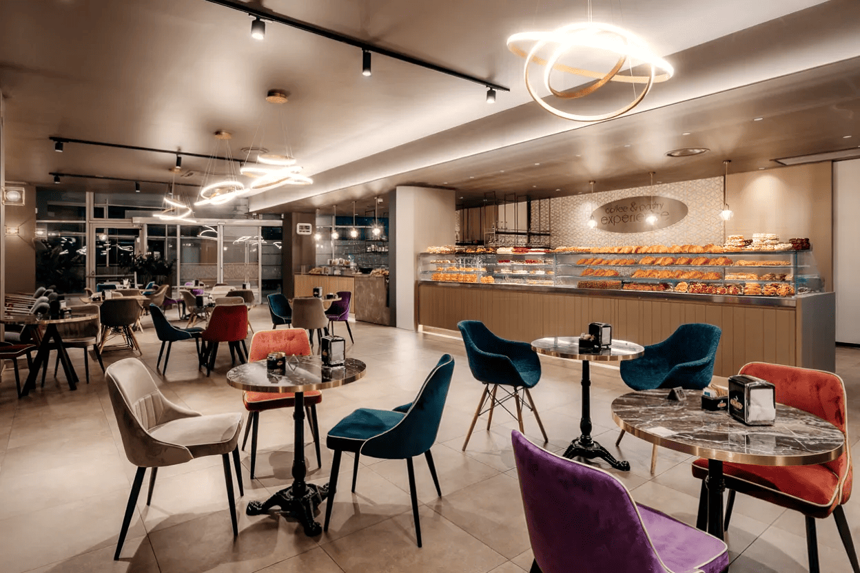 Restyling d'interni per Pasticceria arredamento su misura BMA