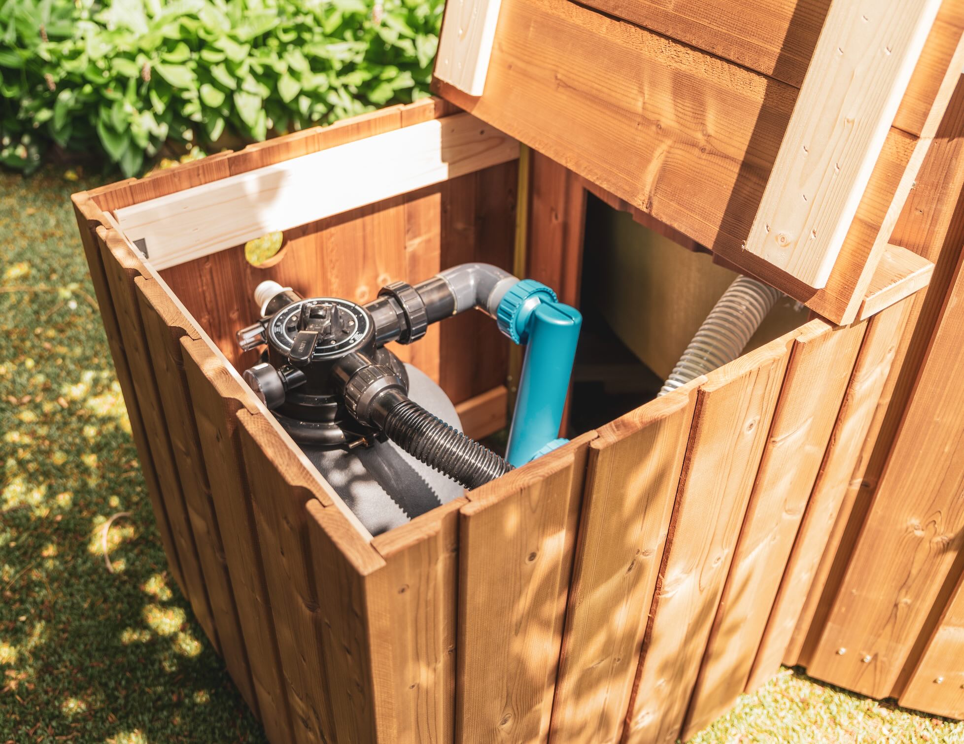 Hoe sluit je het filtersysteem aan op de hottub?