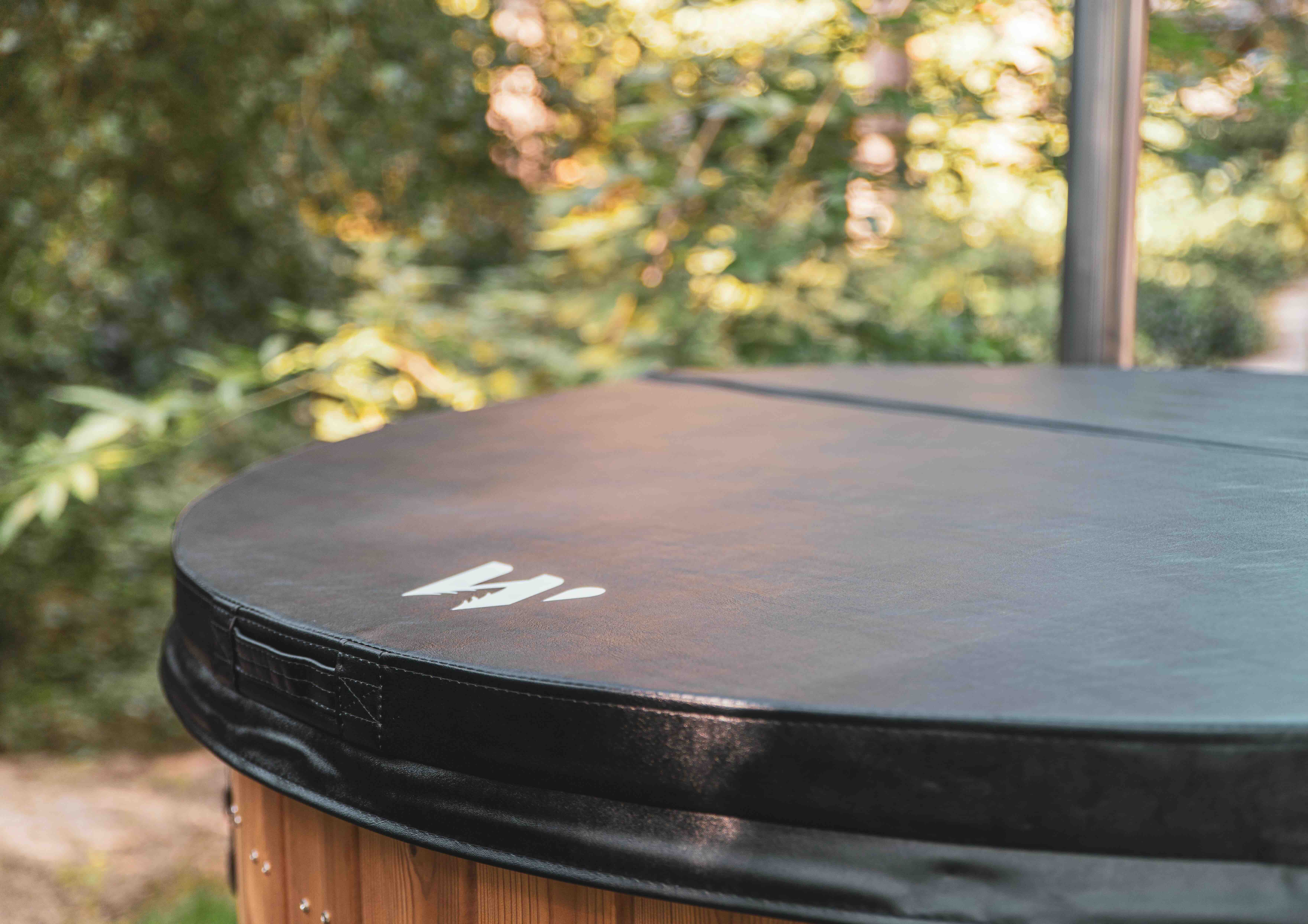 Wie pflege ich die Abdeckung meines Hot Tubs?