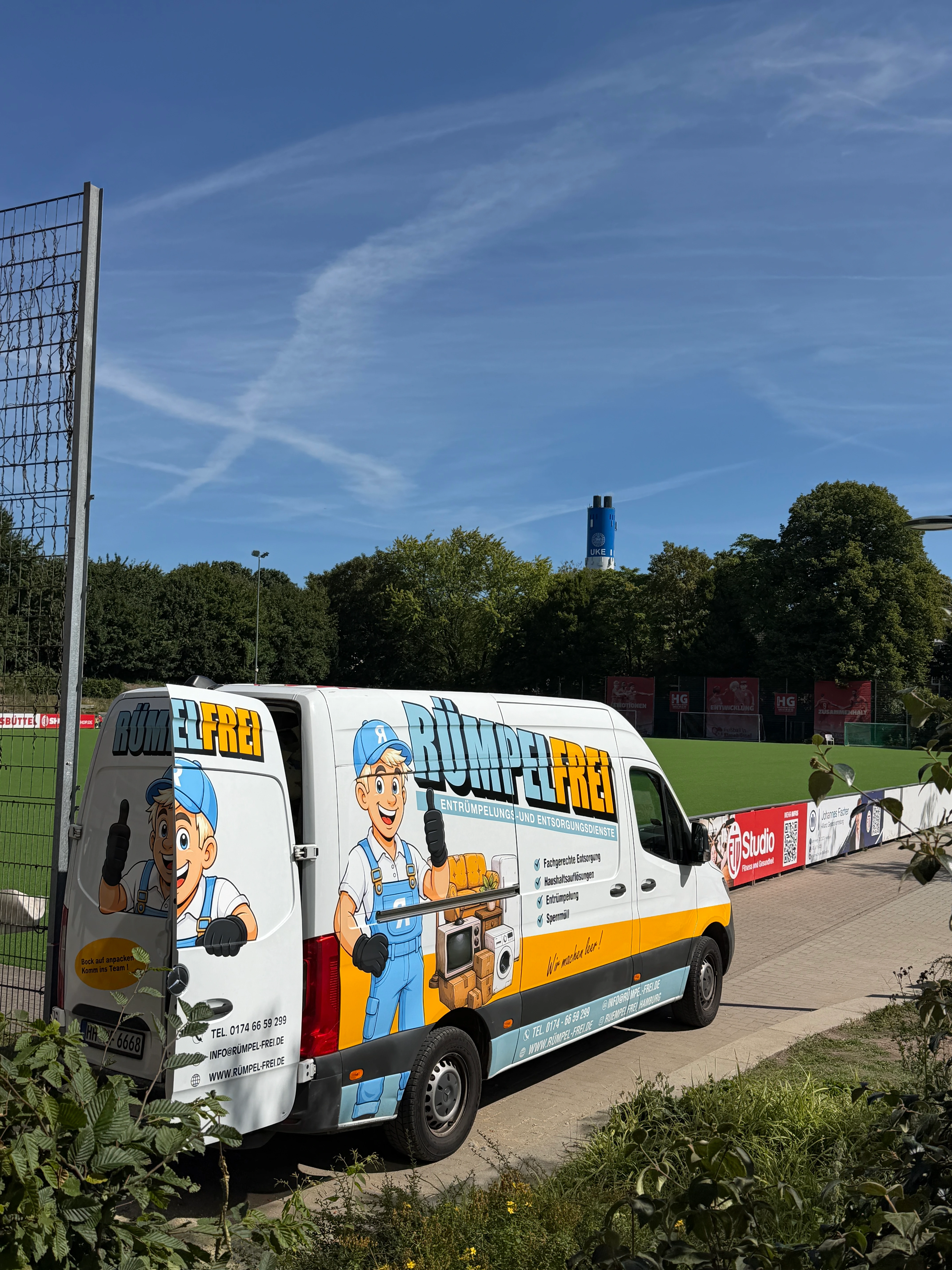 RümpelFrei Mercedes Sprinter im Herbst