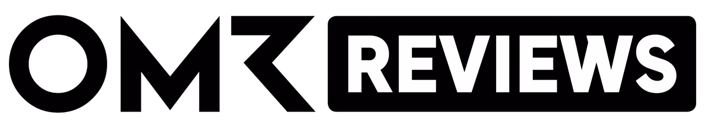 Dicke, weiße Schrift mit dem Wort 'REVIEWS' auf schwarzem Hintergrund.