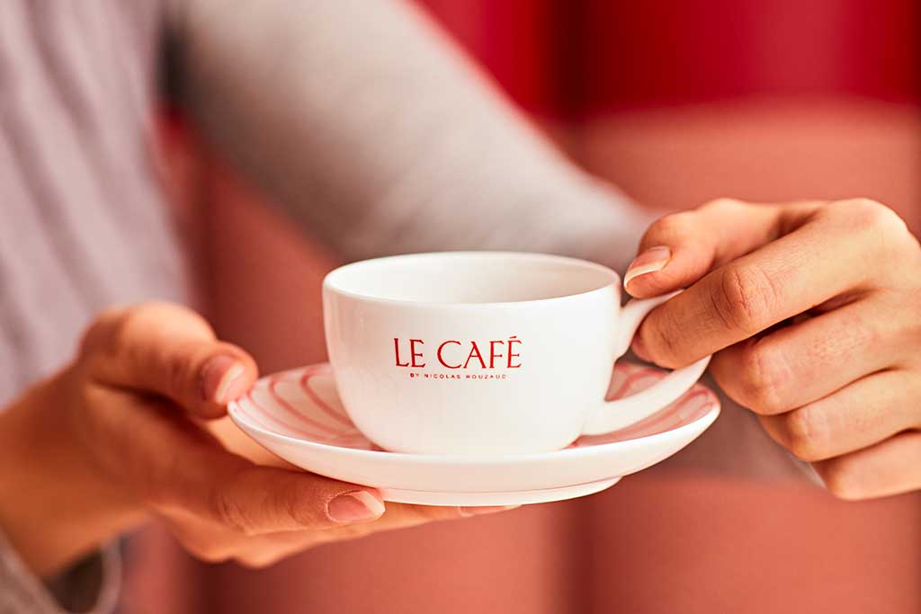 Le Café by Nicolas Rouzaud