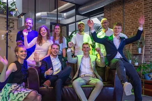 Pulse online marketing Sliedrecht team viert succes met enthousiaste groepsfoto