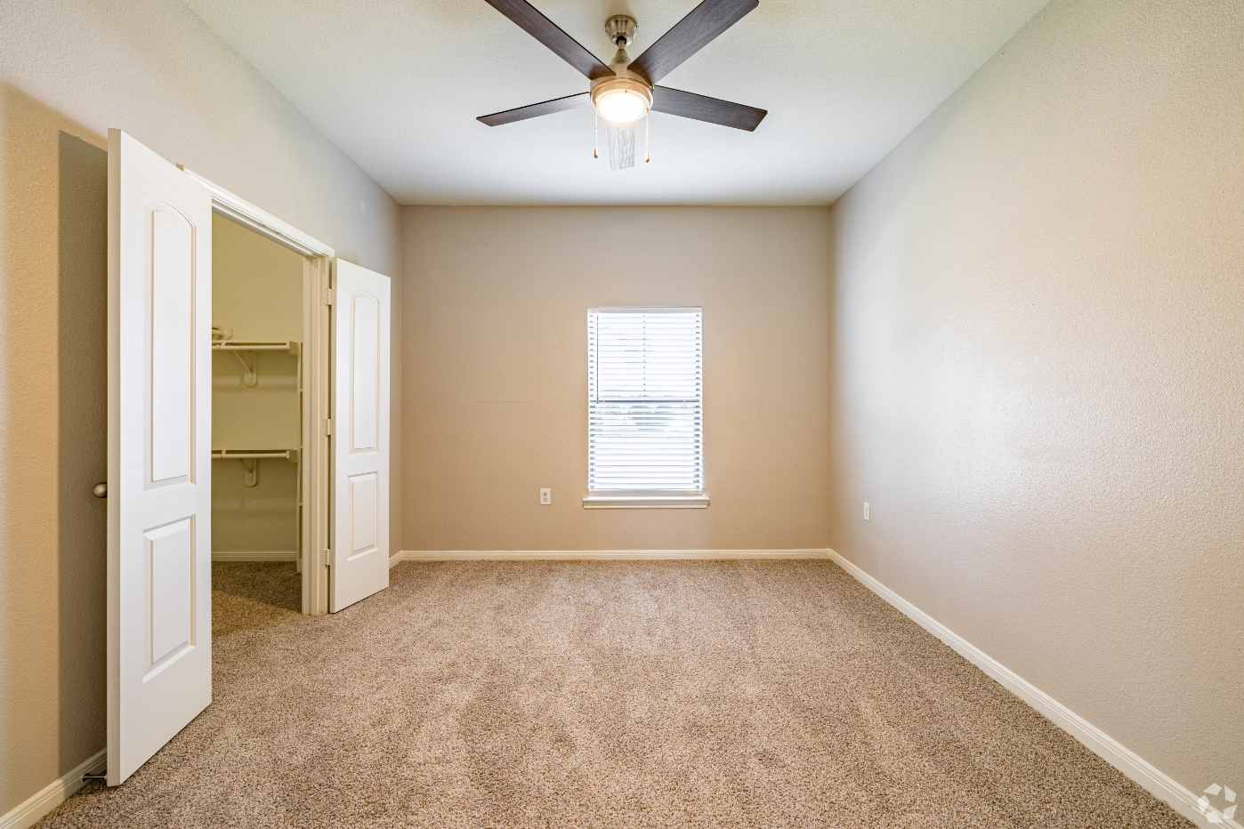 Unfurnished bedroom